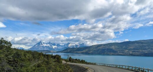 Torres del Paine - Road to Park Curve
